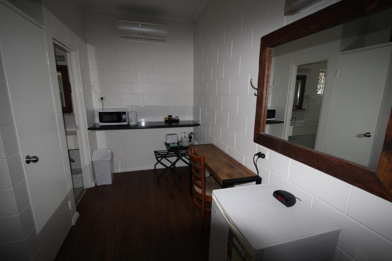 Colonial Rose Motel Townsville Exterior photo
