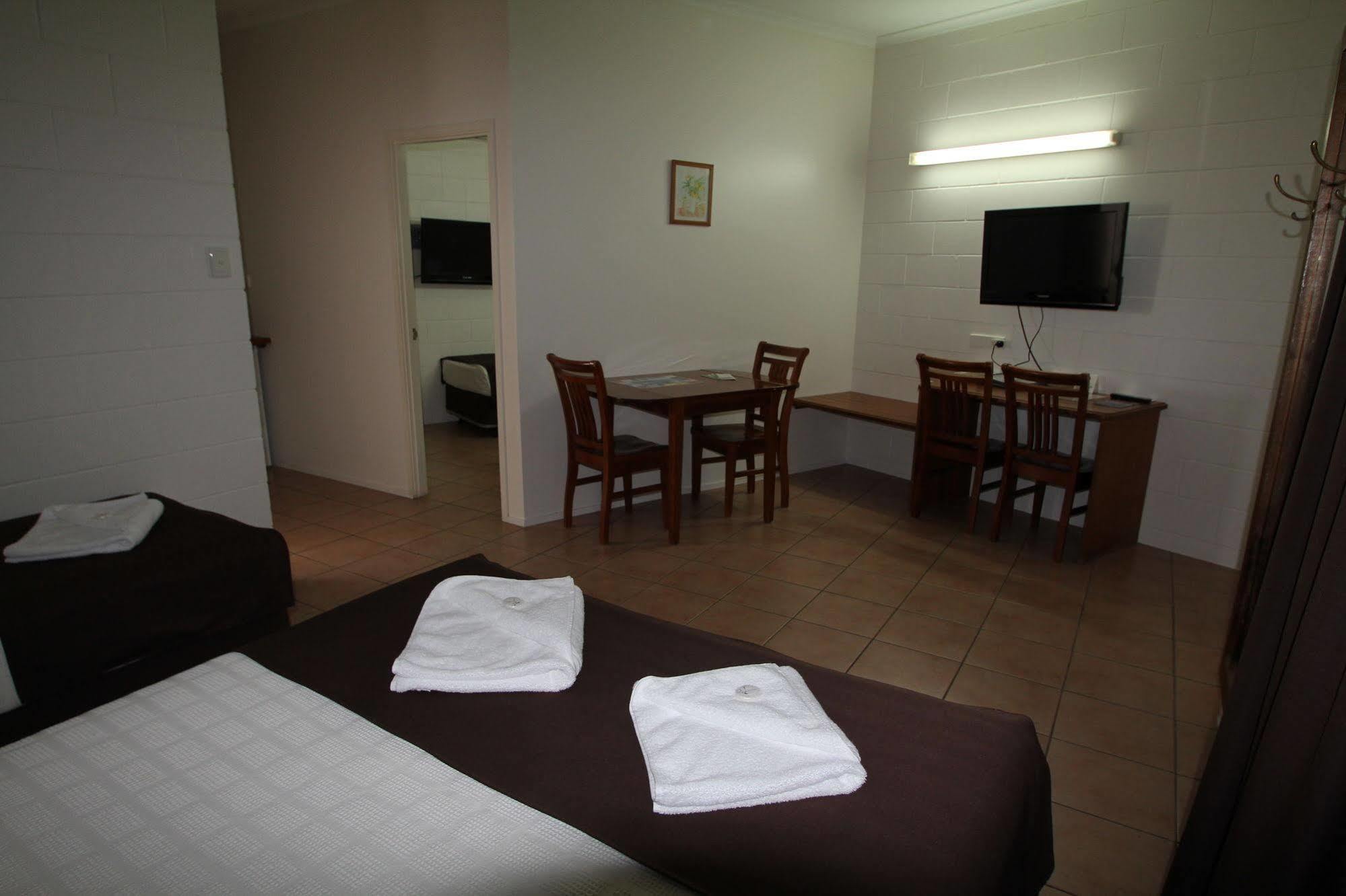 Colonial Rose Motel Townsville Exterior photo